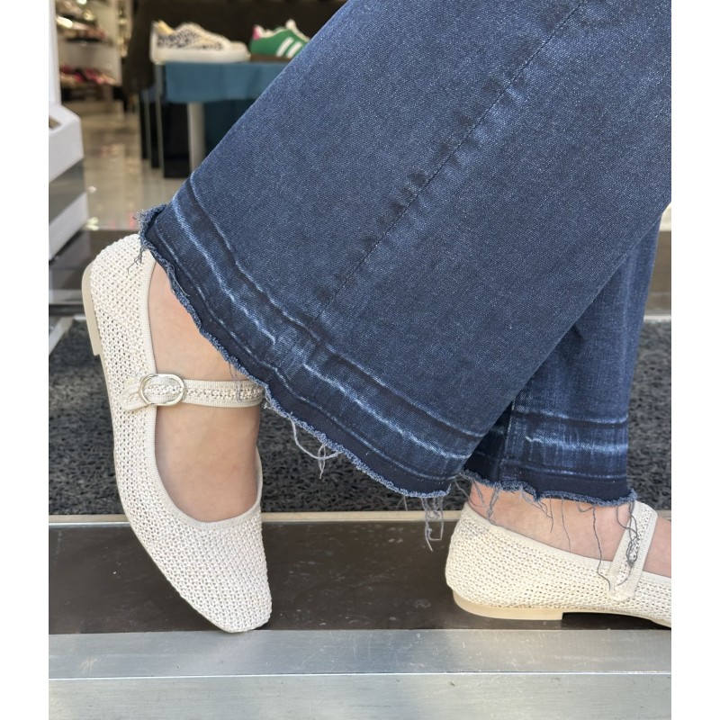 Mary Jane Corina M5225