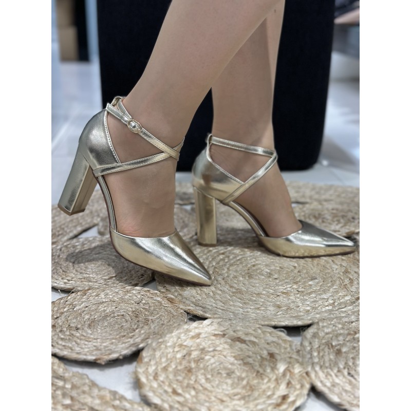 Tacón Grueso Y Correas Cruzadas 2