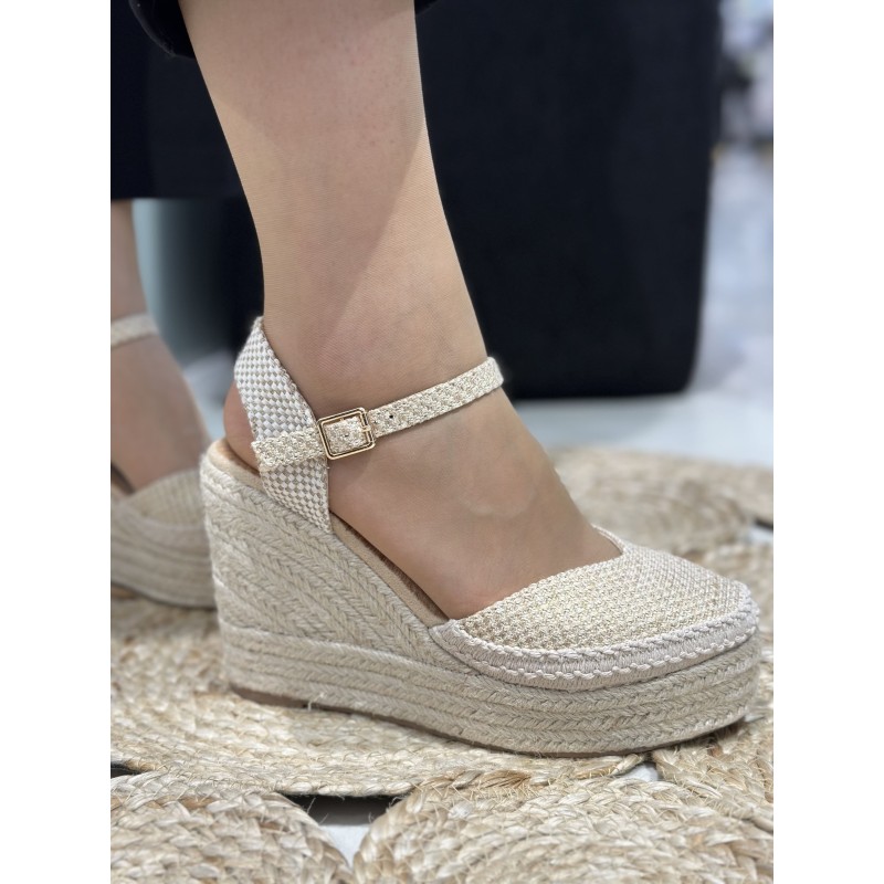 Alpargatas De Cuña Con Brillo Sutil 2