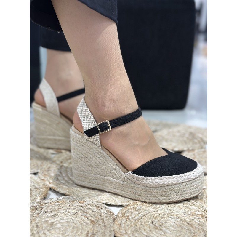 Alpargatas De Cuña Con Brillo Sutil