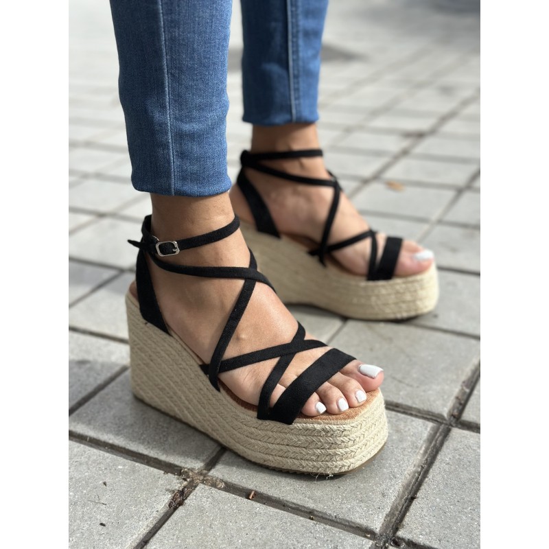 Sandalias Doradas y Negras