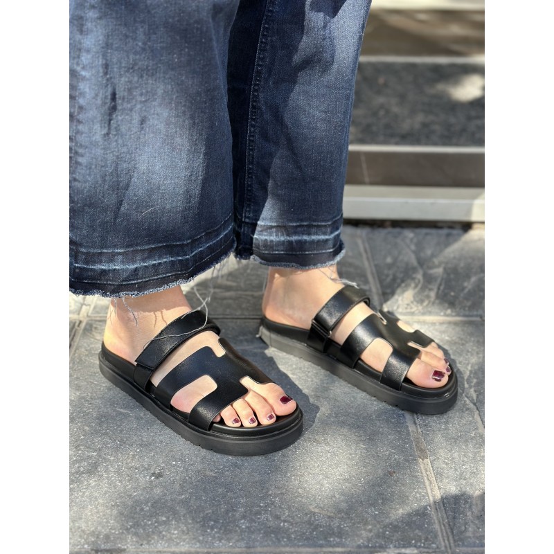 Sandalia Diseño Velcro