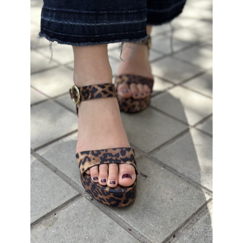 Sandalias De Tacón Con Estampado Animal Print