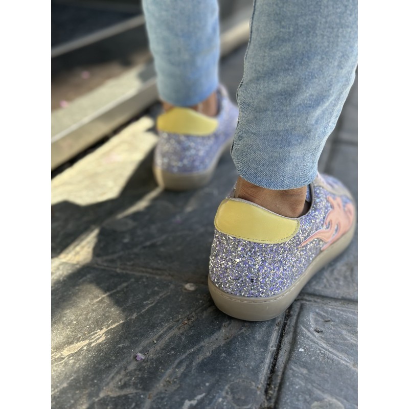 Zapatillas Con Brillo Y Diseño Flameado