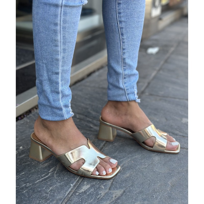 Sandalia Da Tacón Bajo Corina M5370 2