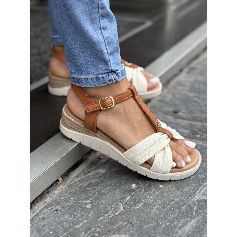 Sandalias estilo T