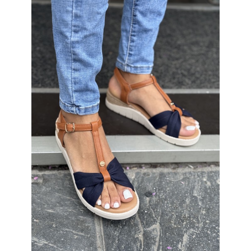 Sandalias estilo T