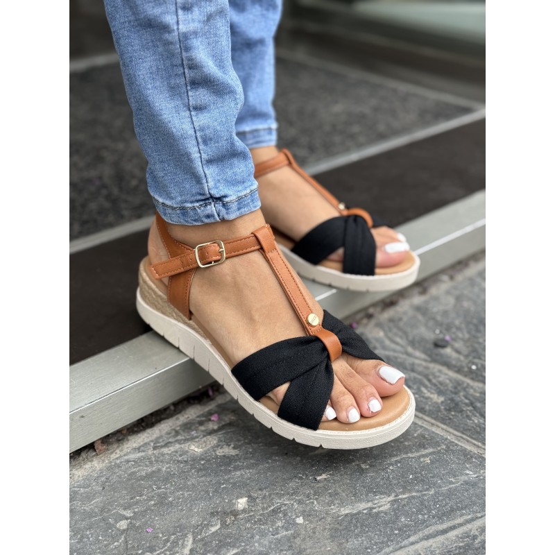Sandalias estilo T