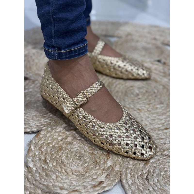 Zapato Dorado Trenzado Corina M5226