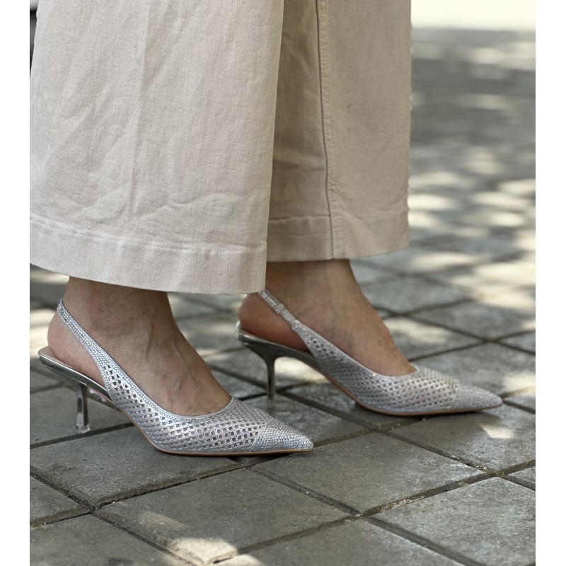 Zapato De Brillo Con Tacon Bajo