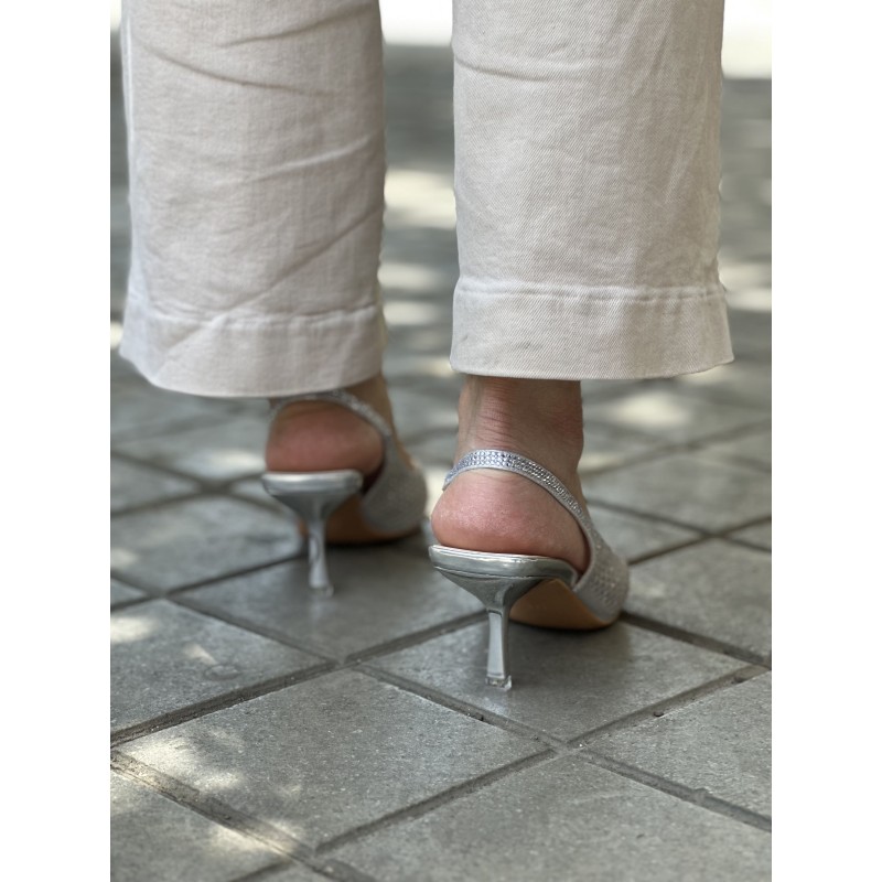 Zapato De Brillo Con Tacon Bajo