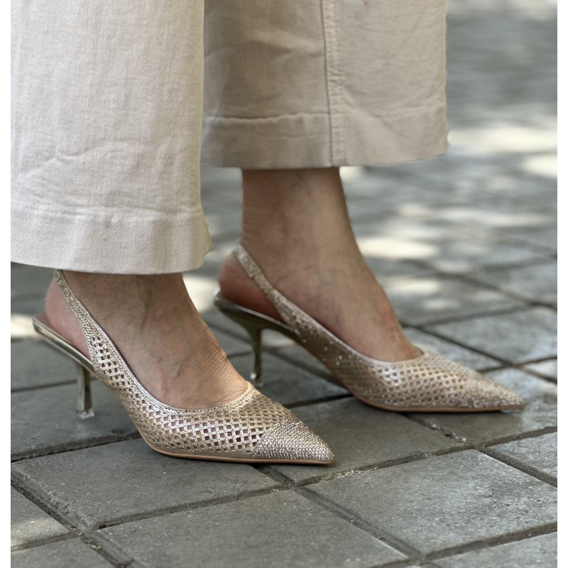 Zapato De Brillo Con Tacon Bajo