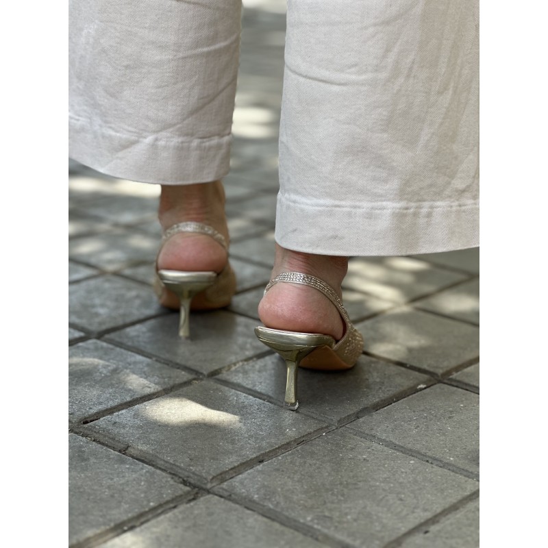 Zapato De Brillo Con Tacon Bajo