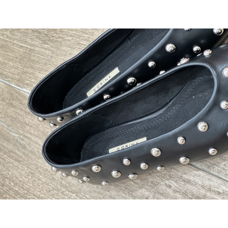 Zapatos Con Perlas Metálicas -Corina... Zapatos Con Perlas Metálicas -Corina...