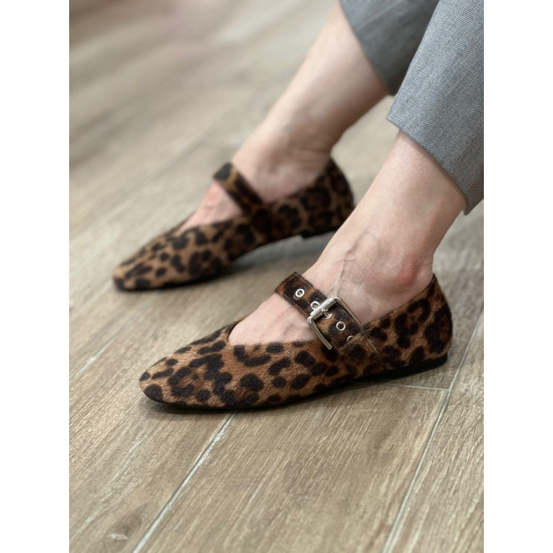 Sandalias forma V con Estampado V.L