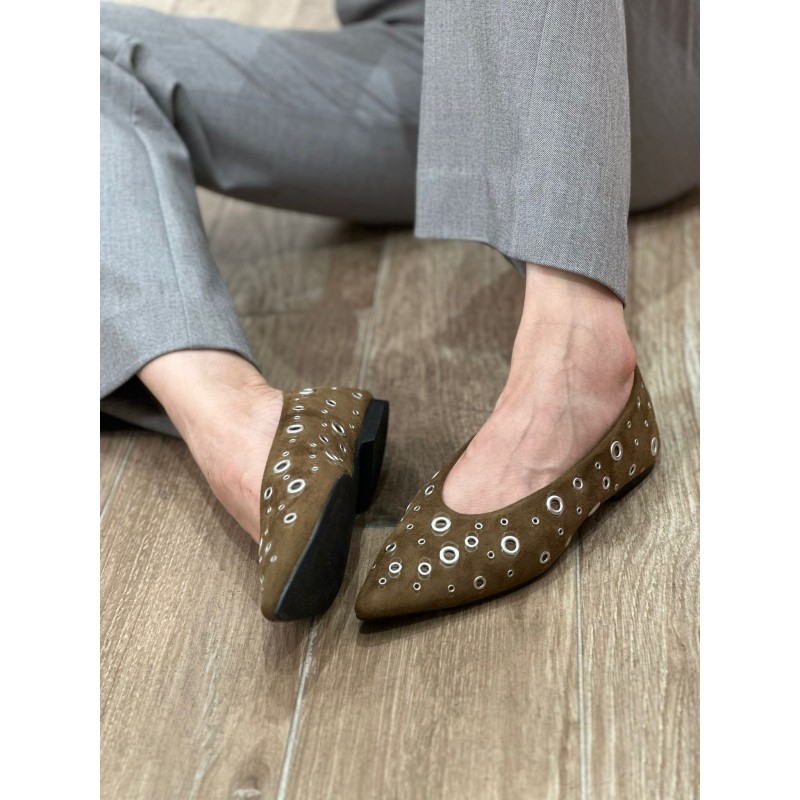 Zapatos Perlas Metálicas Pico -Corina M5610