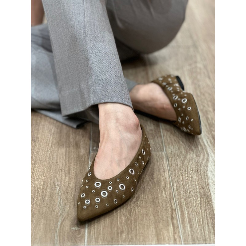 Zapatos Perlas Metálicas Pico -Corina M5610