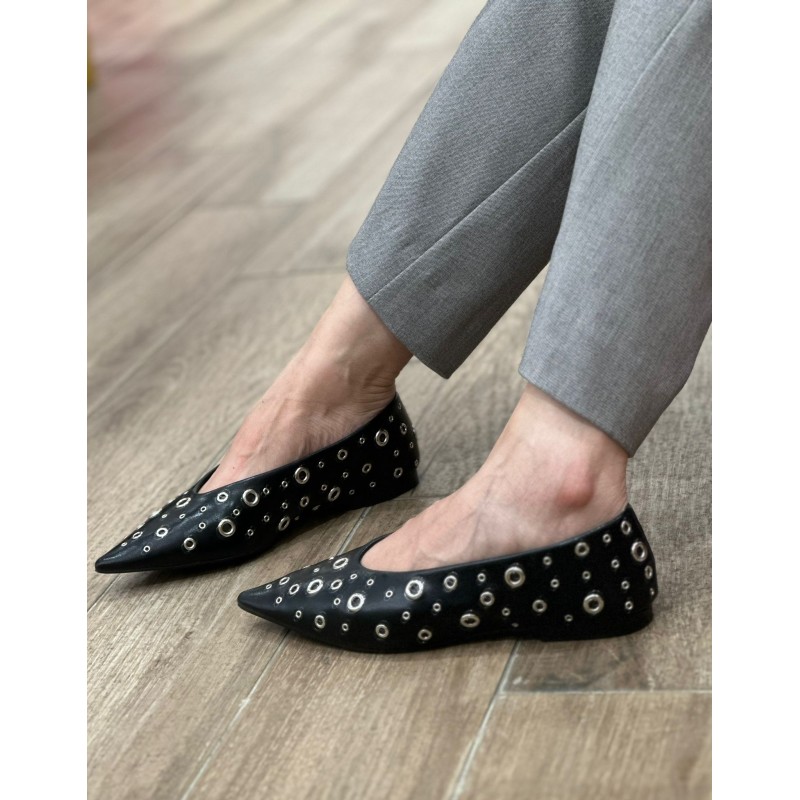 Zapatos Perlas Metálicas Pico -Corina M5610