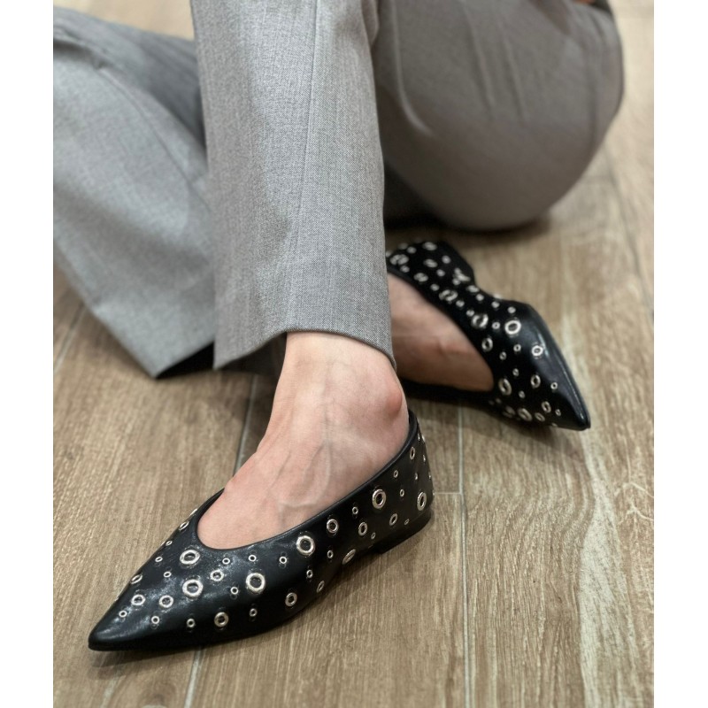 Zapatos Perlas Metálicas Pico -Corina M5610