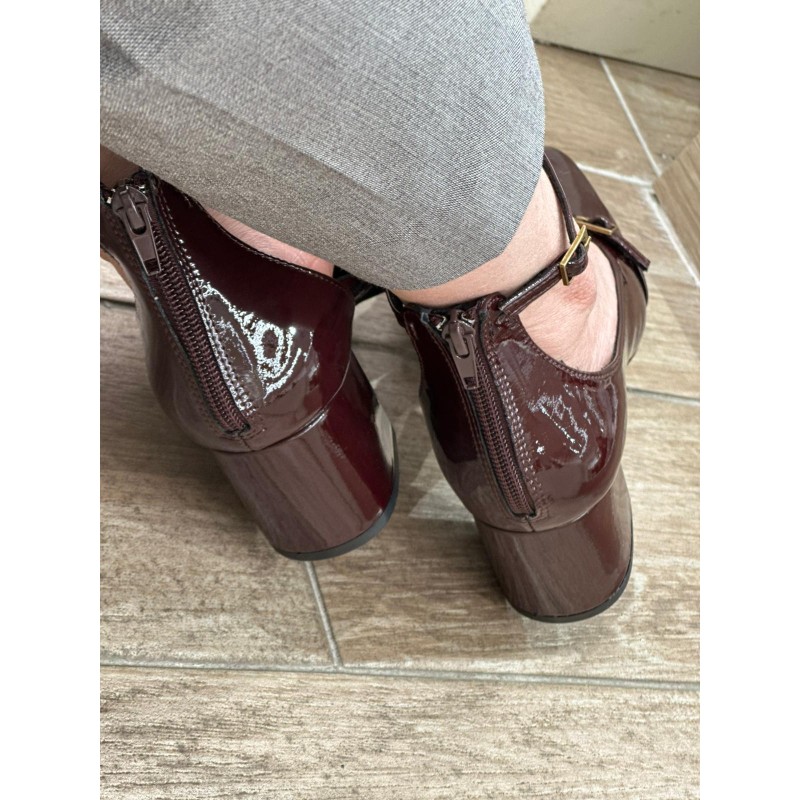 Tacones Belle Noir Burdeos - Corina M5750