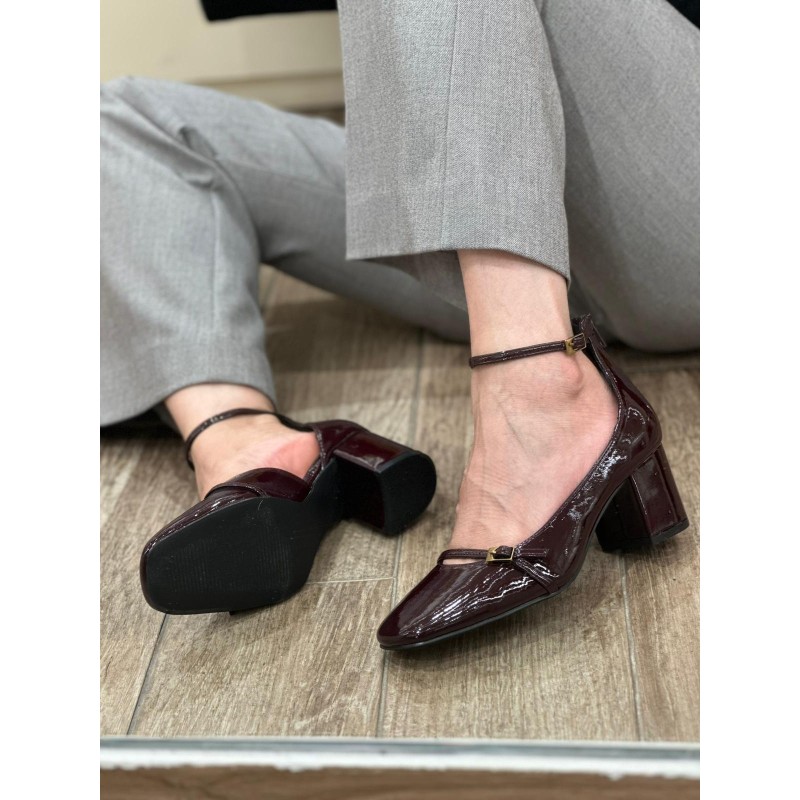 Tacones Belle Noir Burdeos - Corina M5750