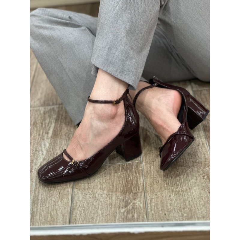Tacones Belle Noir Burdeos - Corina M5750