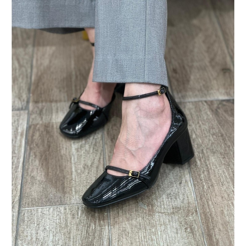 Tacones Belle Noir Burdeos - Corina M5750