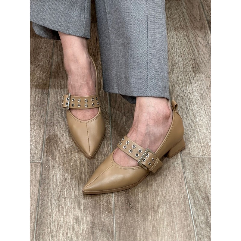 Zapato De Tacon Bajo Elegante M5740 -Corina