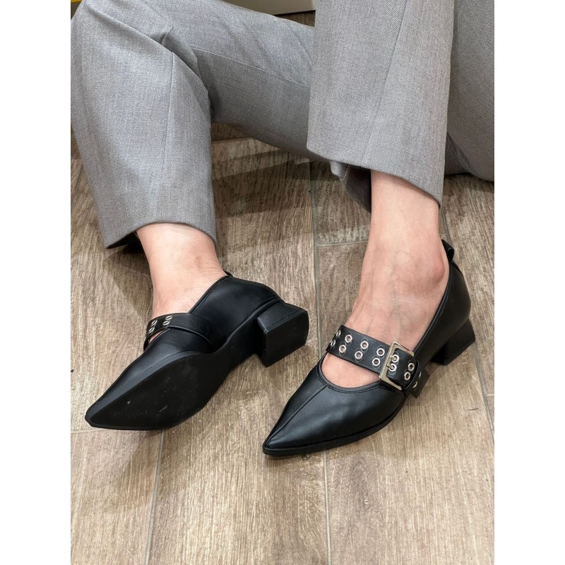 Zapato De Tacon Bajo Elegante M5740...