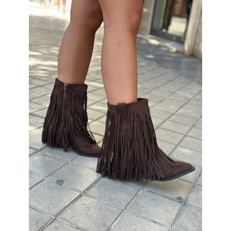 Botines Camperas Con Flecos  Corina - M5813