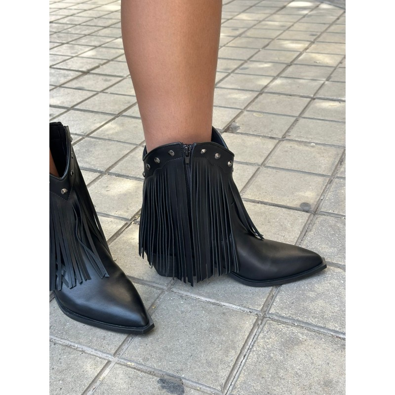 Botines Cowboy Con Flecos Y Tachuelas Corina - M5796