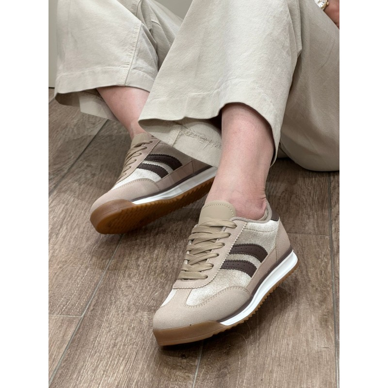 Zapatilla Con Estilo Y Comoda