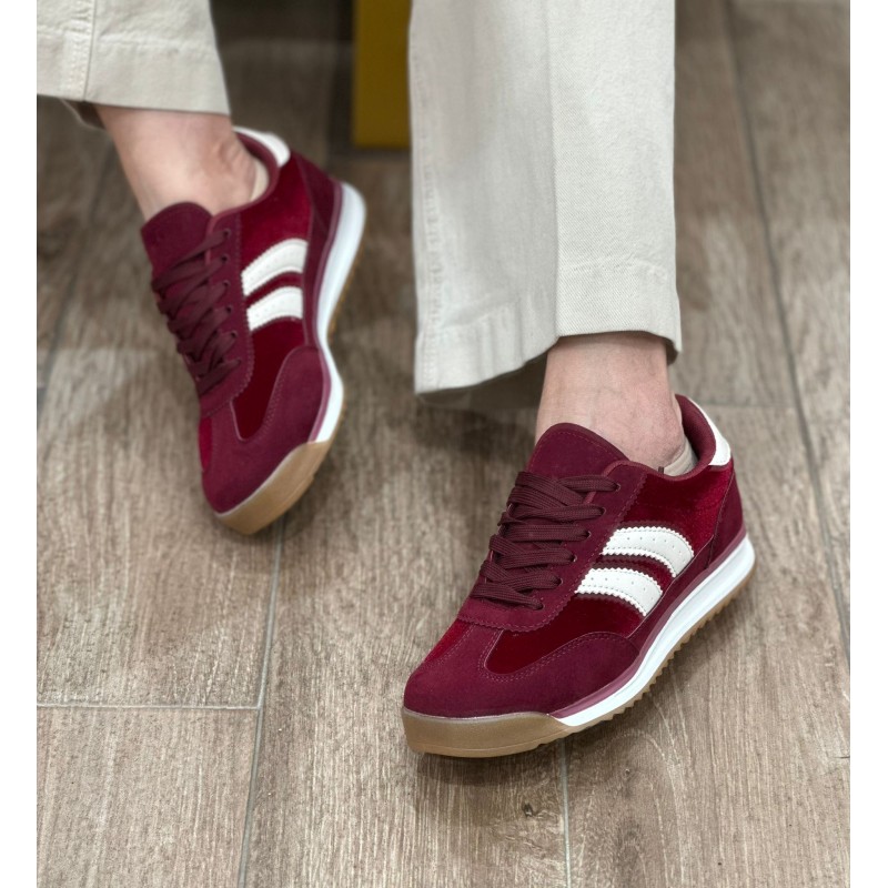 Zapatilla Con Estilo Y Comoda