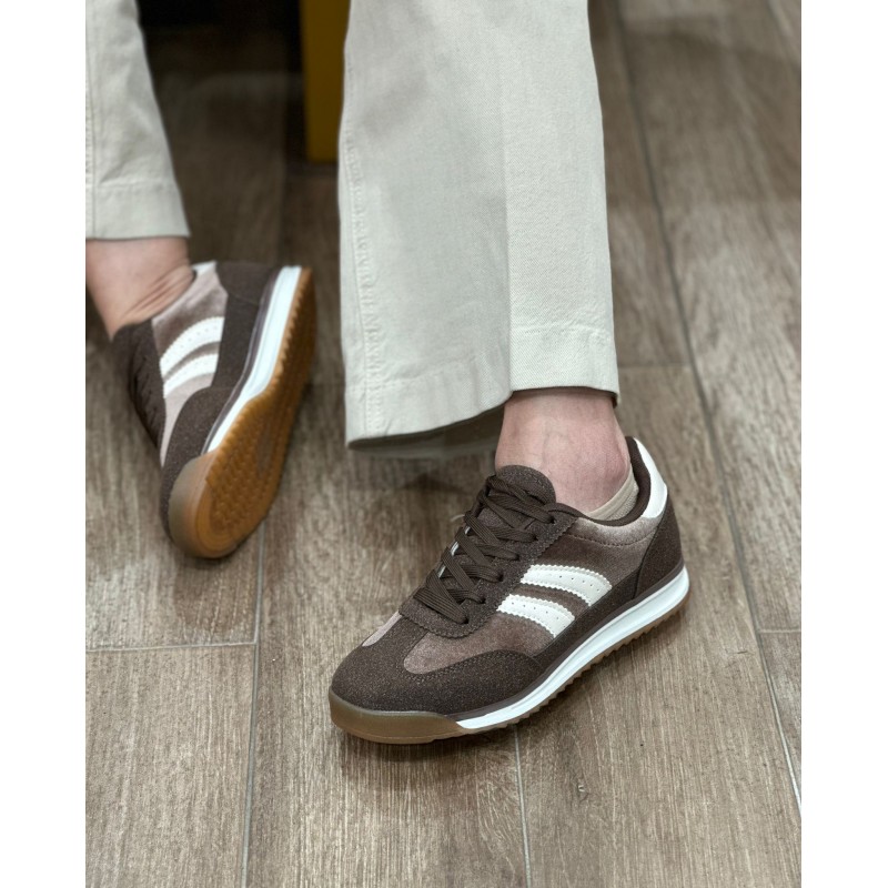 Zapatilla Con Estilo Y Comoda