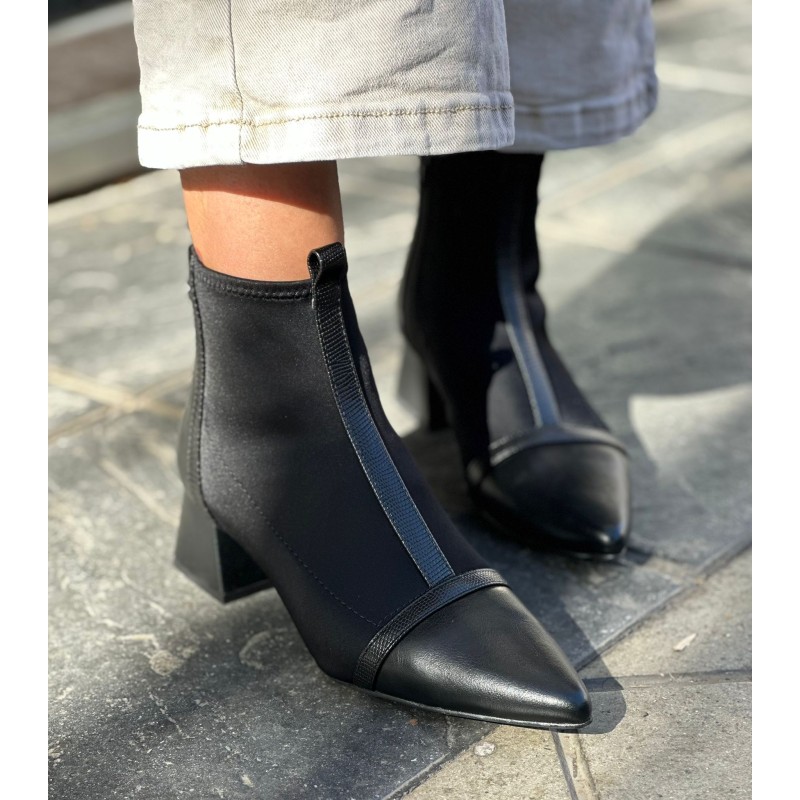 Botines Bicolor En Punta Con Cremallera