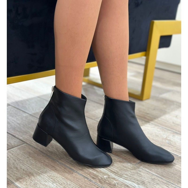 Botin Con Cremallera Corina- M5870