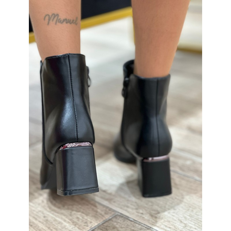 Botín Negro De Tacón Punta Fina