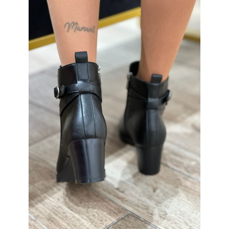 Botin Diseño Elegante y Versáti