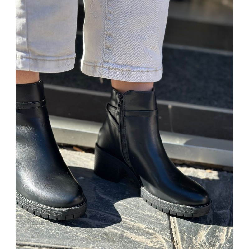 Botín Con Tacón Grueso