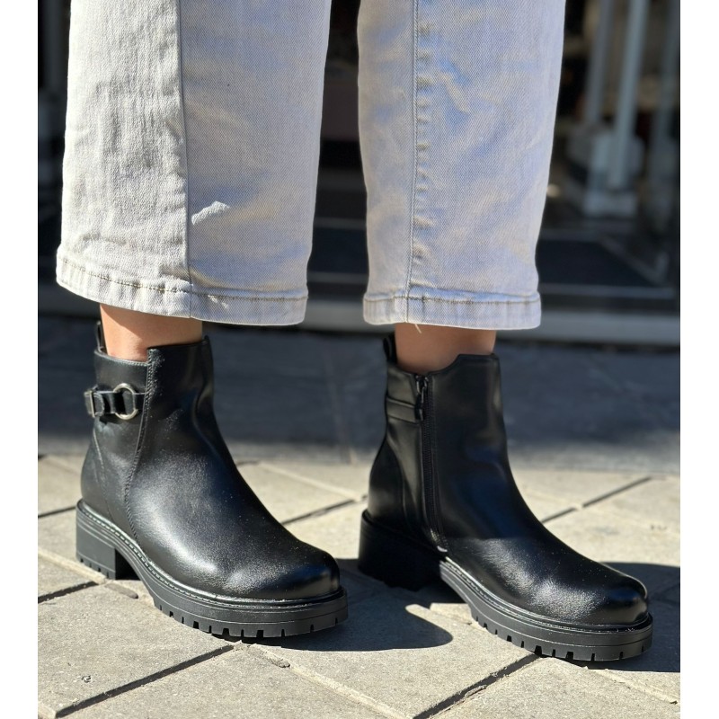 Botín Con Suela Tipo Track