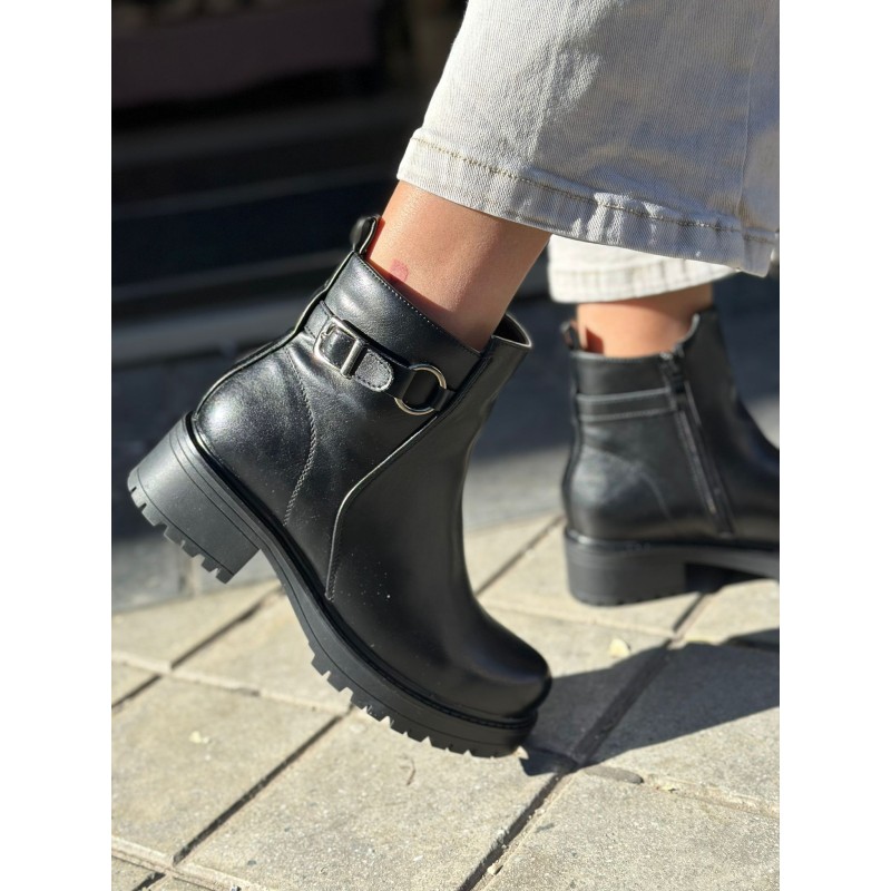 Botín Con Suela Tipo Track