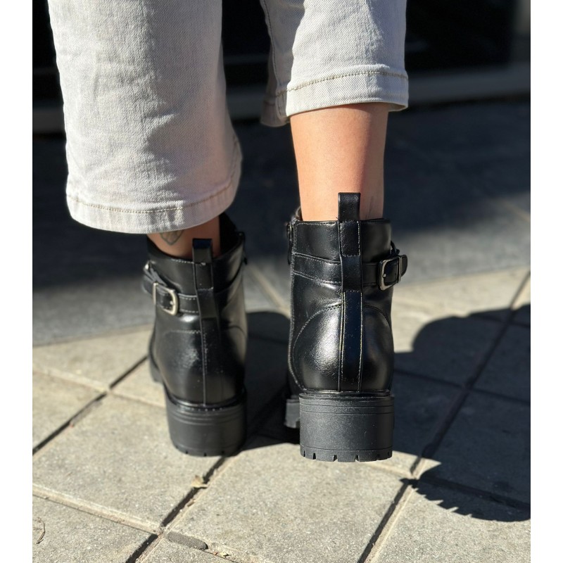 Botín Con Suela Tipo Track