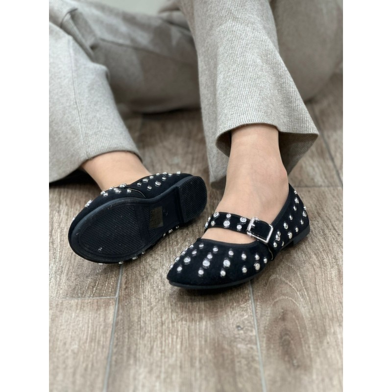 Mercedita Con Tachuelas