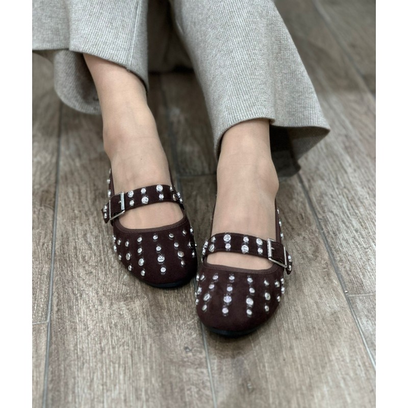 Mercedita Con Tachuelas 2