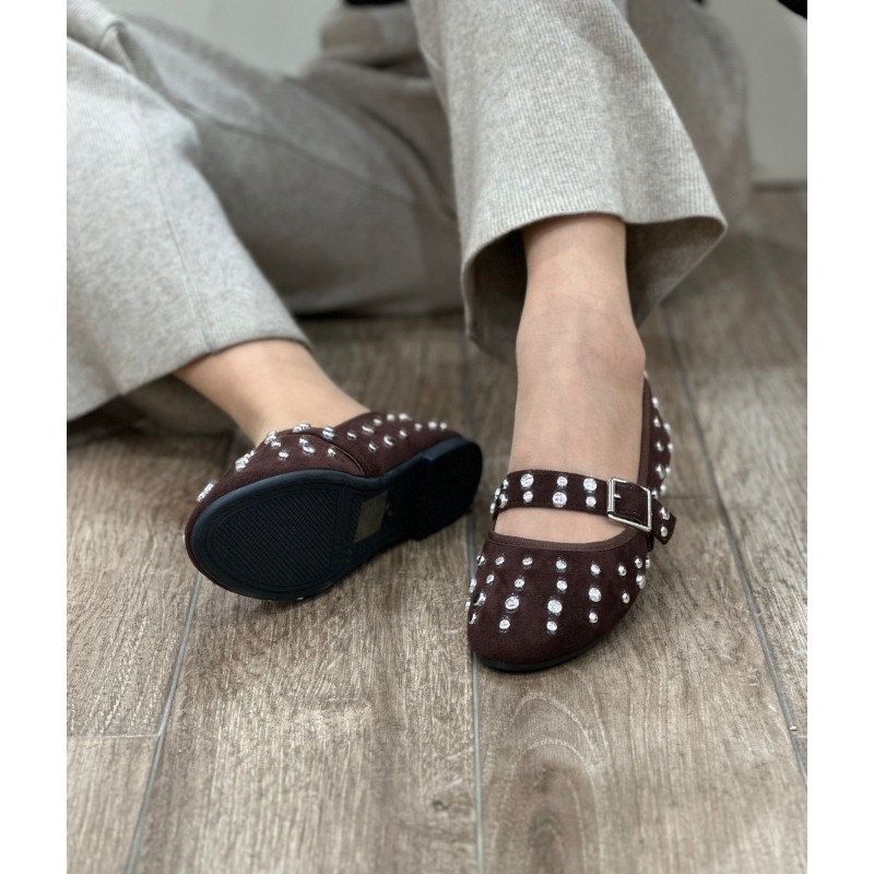 Mercedita Con Tachuelas