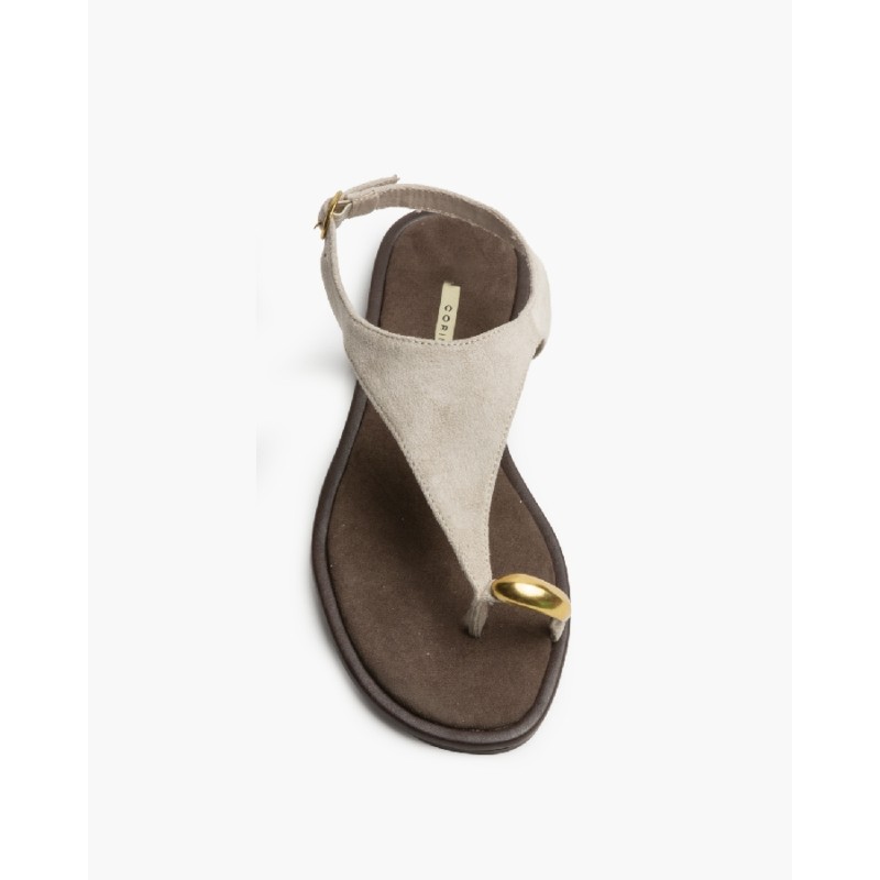 Sandalia Plana Con Detalle De Anillo...