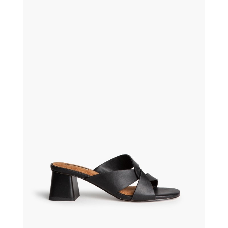 Tacón Ancho y Acabado En Punta Cuadrada