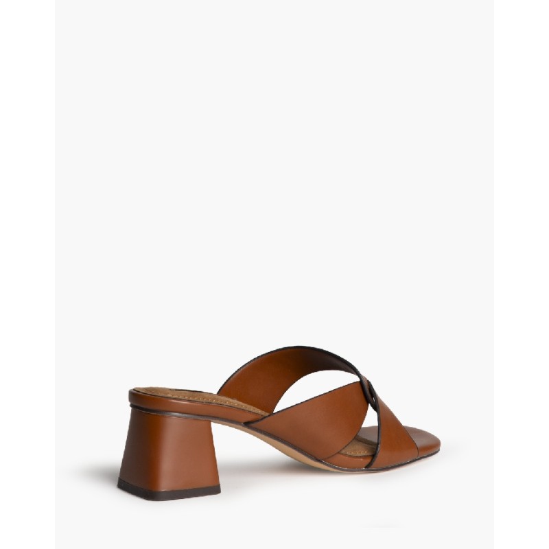 Tacón Ancho y Acabado En Punta Cuadrada