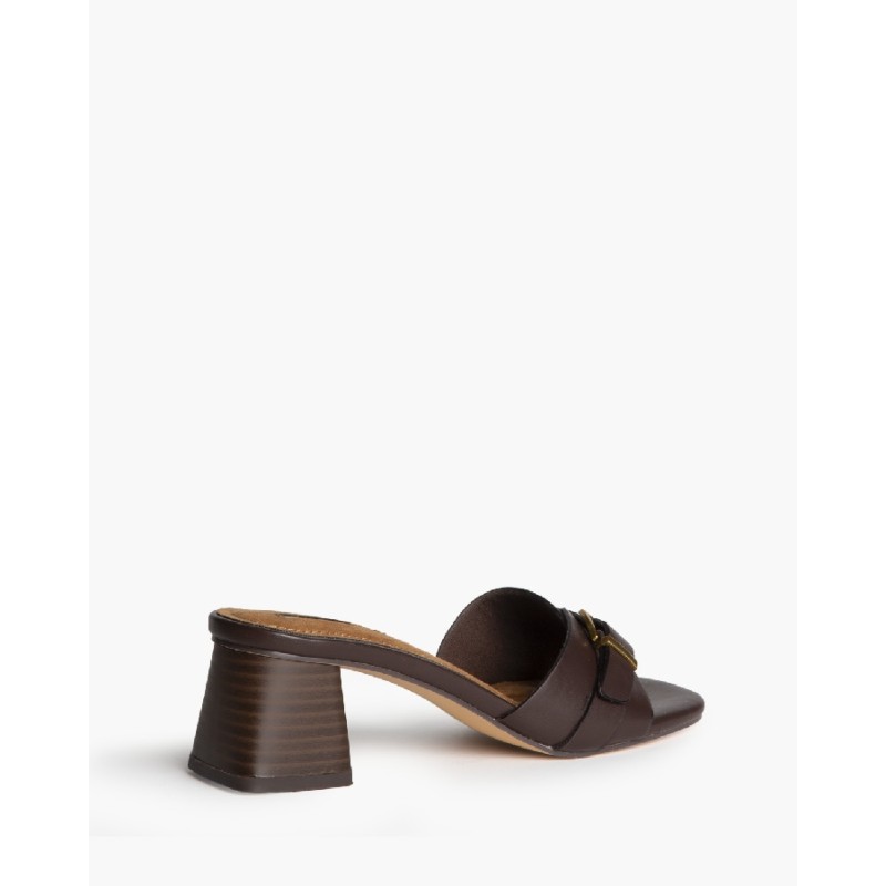 Tacón Ancho y Acabado en Punta Cuadrada 2