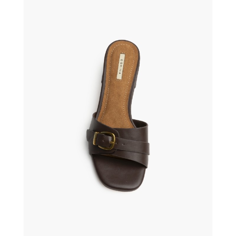 Tacón Ancho y Acabado en Punta Cuadrada